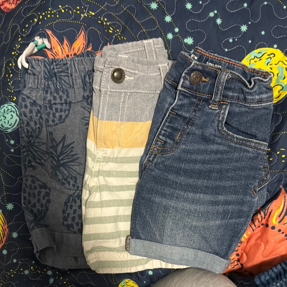 Stylish Kids Denim and Patterned Shorts Set